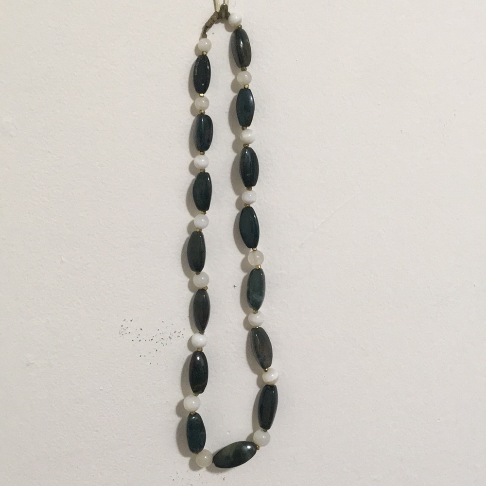 Vintage 1970s Green White Glass Stone Necklace